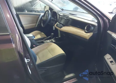 2016 Toyota Rav4 Xle z USA, uszkodzony, nr VIN 2T3WFREV0GW284897